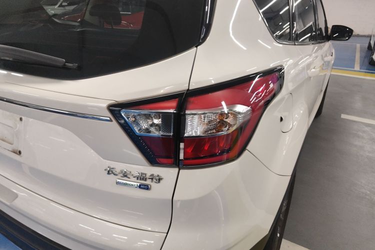 福特 翼虎 2019款 EcoBoost 180 两驱铂翼型 国VI车身外观9