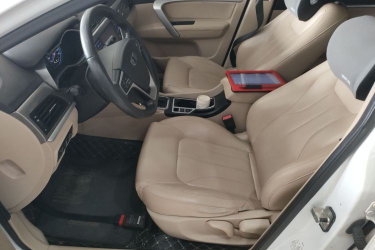 吉利汽车 帝豪 2017款 三厢百万款 1.5L CVT豪华型中控内饰19