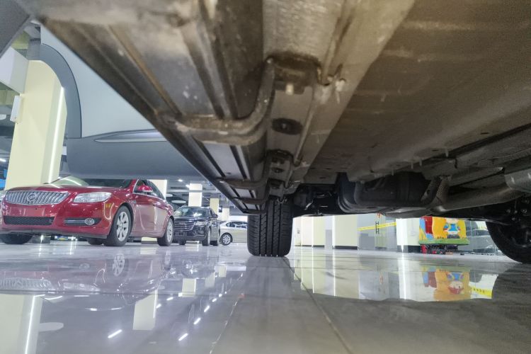 奇瑞 瑞虎8 L 2024款 2.0T 两驱尊贵版 5座局部细节9001