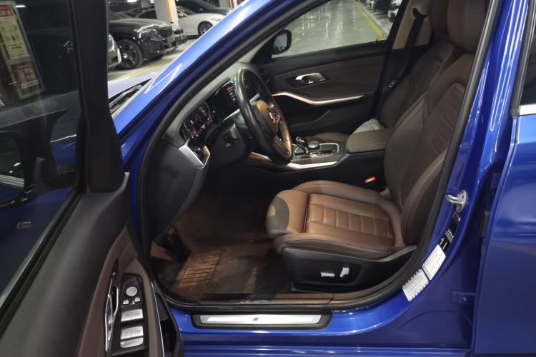 宝马3系 2020款 325i M运动套装中控内饰20