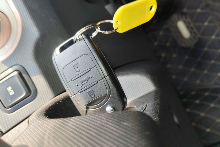 五菱汽车 宏光MINIEV 2022款 马卡龙臻享款 磷酸铁锂中控内饰7001