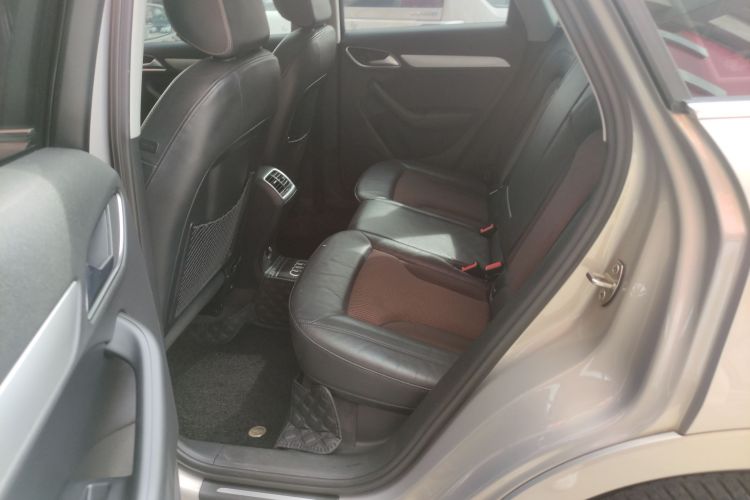 奥迪Q3 2018款 30周年年型 30 TFSI 时尚型中控内饰21