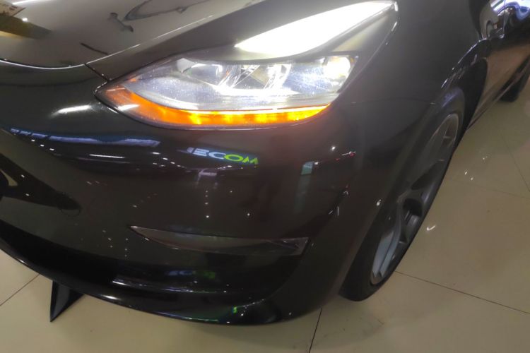 特斯拉 Model 3 2022款 Performance高性能全轮驱动版车身外观36