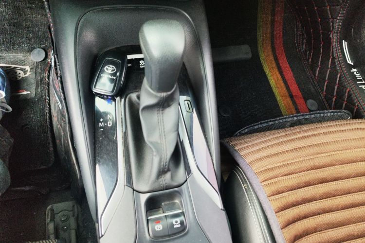 丰田 卡罗拉 2019款 1.2T S-CVT GL-i精英版中控内饰18