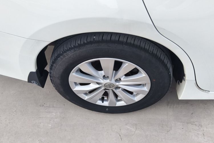 日产 天籁 2016款 2.0L XL舒适版车身外观6008