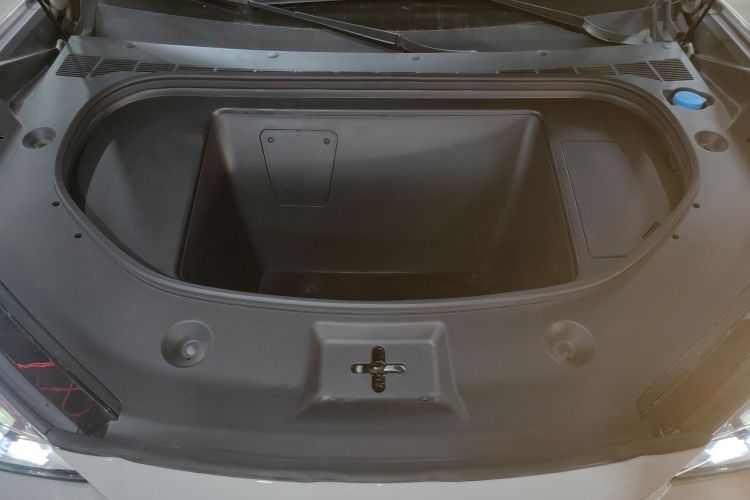 腾势N7 2025款 630 四驱智驾双激光旗舰版机舱底盘24