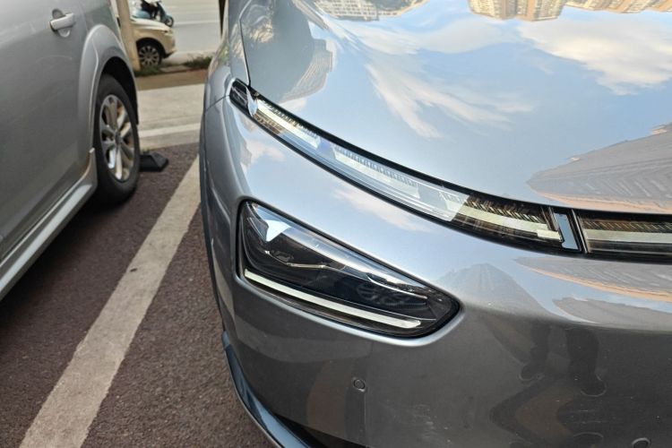 小鹏G3 2021款 G3i 520N车身外观8