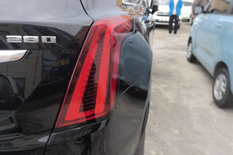 凯迪拉克XT5 2021款 28T 豪华型车身外观9