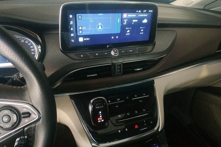 别克GL8 2022款 陆上公务舱 652T 尊贵型中控内饰16