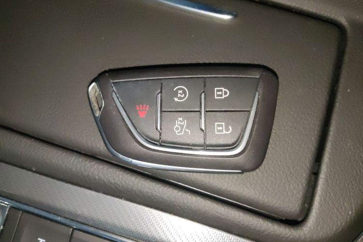 凯迪拉克CT5 2022款 28T 豪华型中控内饰7001