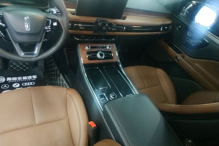 林肯 飞行家 2023款 3.0T V6 四驱尊雅巡航版 六座中控内饰18