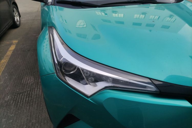 丰田C-HR 2020款 2.0L 领先版车身外观8