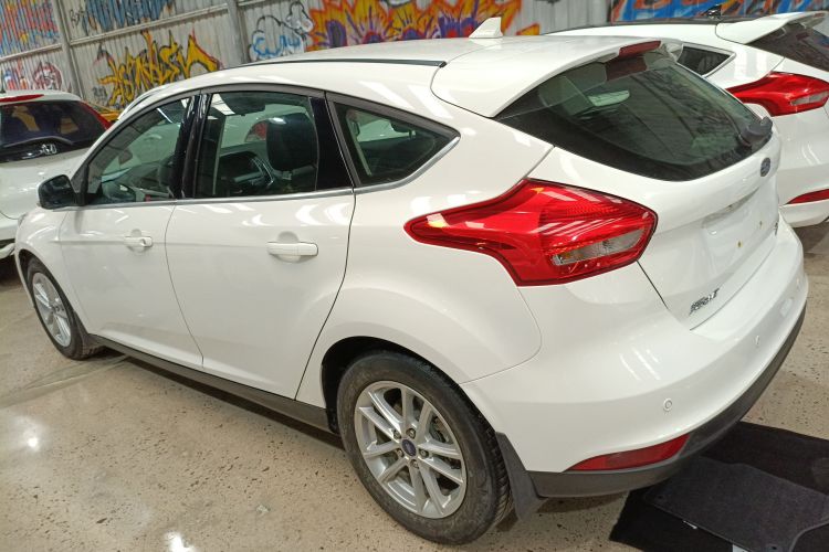 福特 福克斯 2018款 两厢经典 EcoBoost 180 自动精英型车身外观6003