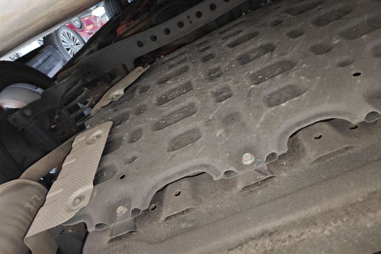 荣威i6新能源 2017款 45T 混动互联智尊版局部细节9009