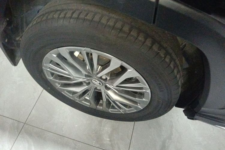 丰田 威兰达 2023款 2.0L CVT两驱豪华PLUS版车身外观6008