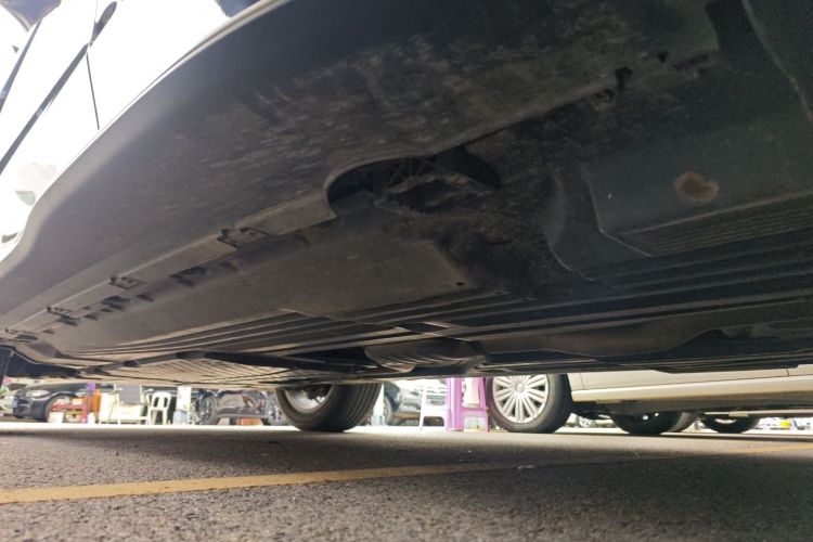 奔驰GLC 2023款 GLC 300 L 4MATIC 动感型 5座局部细节9002