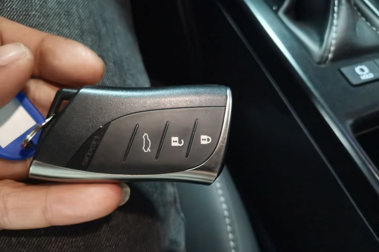 雷克萨斯ES 2020款 200 卓越版中控内饰7001