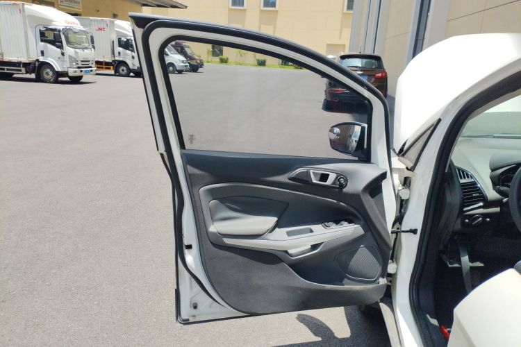 福特 翼搏 2013款 1.5L 手动风尚型中控内饰47