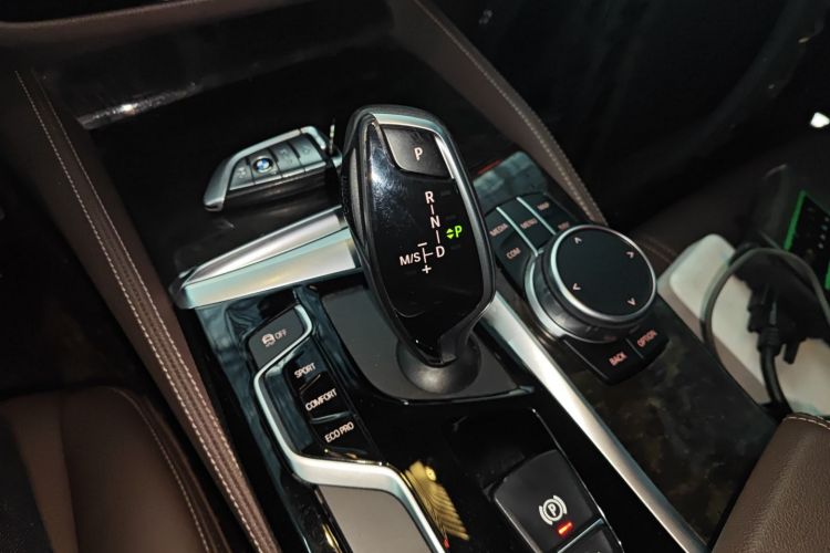 宝马5系 2019款 525Li M运动套装局部细节18