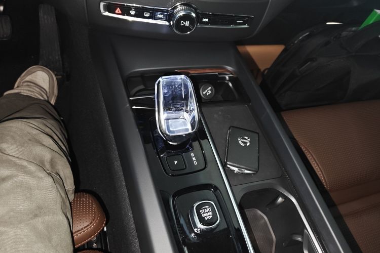 沃尔沃XC60新能源 2025款 插电式混动 长续航四驱智雅豪华版局部细节18