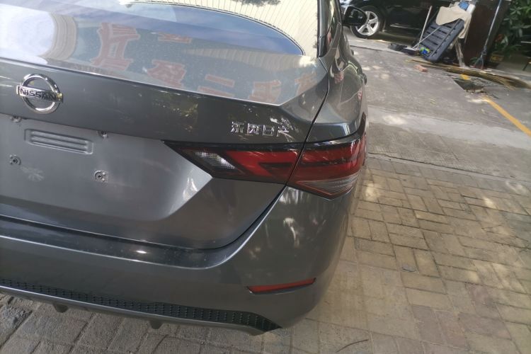 日产 轩逸 2021款 1.6L XL CVT悦享版车身外观9