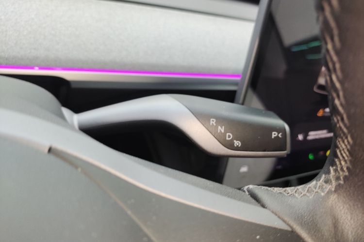 特斯拉 Model Y 2023款 长续航全轮驱动版中控内饰18