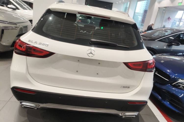 奔驰GLA 2023款 GLA 220车身外观6