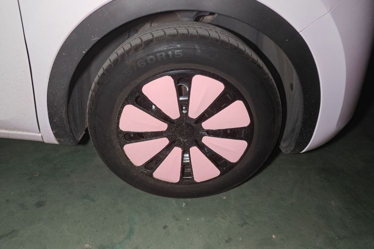 五菱汽车 五菱缤果 2023款 203km 舒享款车身外观10