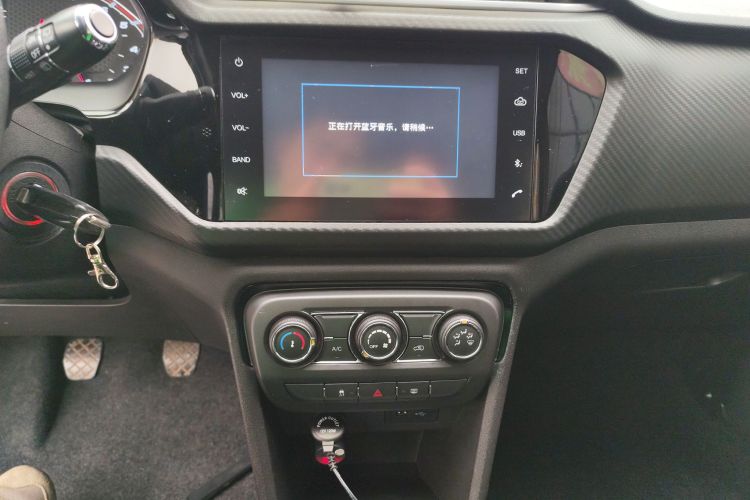 奇瑞 瑞虎3X 2018款 1.5L 手动精英版中控内饰16