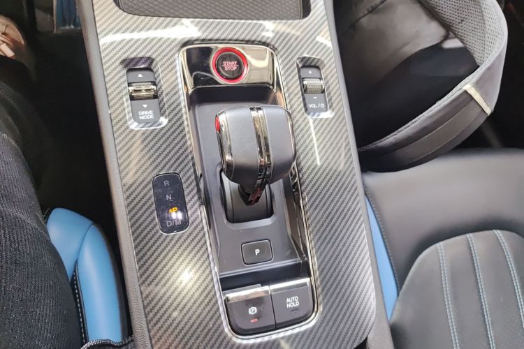 广汽传祺 影豹 2022款 270T DCT J16银河战机版中控内饰18