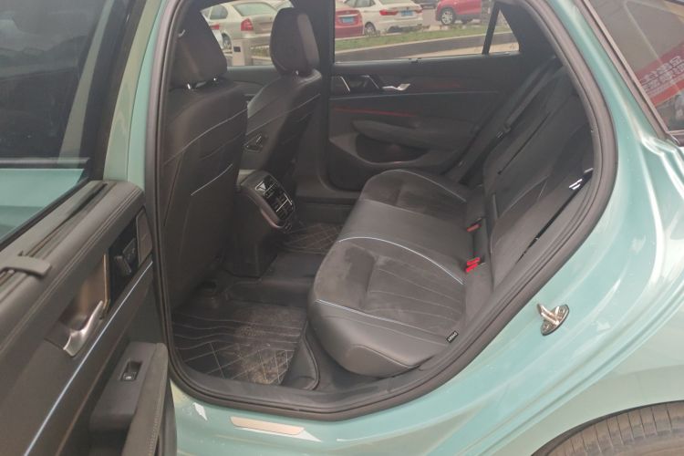 大众 帕萨特 2025款 Pro 380TSI 星空龙尊版中控内饰21