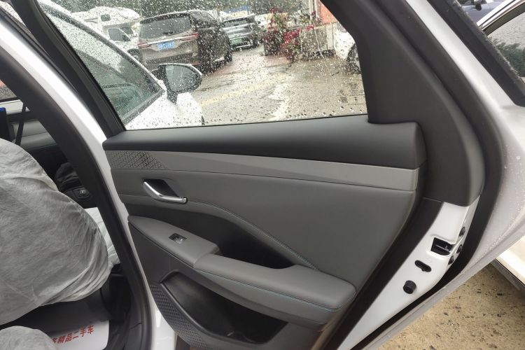 比亚迪 秦PLUS 2025款 DM-i 智驾版 55KM领先型中控内饰45