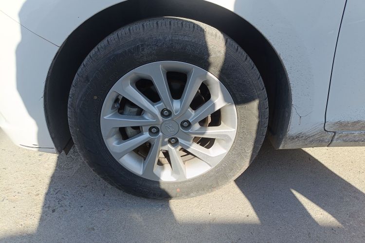 现代 悦纳 2016款 1.4L 手动炫酷版GLS车身外观6007