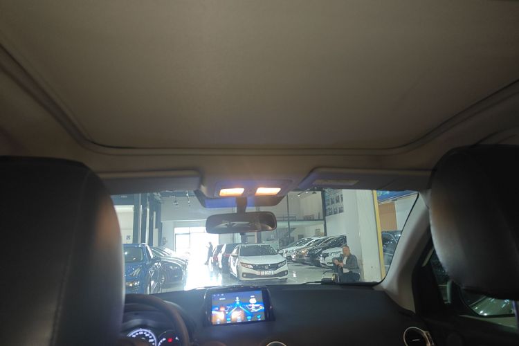 雷诺 科雷傲(进口) 2014款 改款 2.0L 两驱时尚版中控内饰22