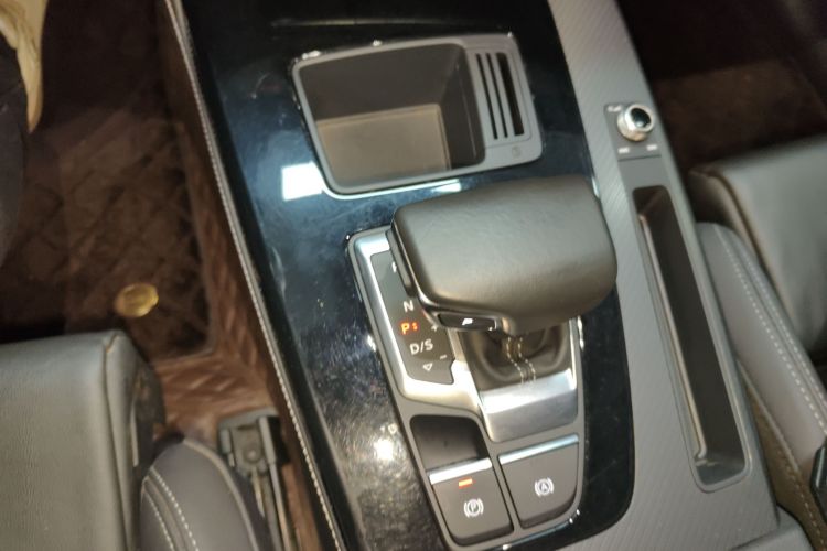 奥迪Q5L 2024款 40 TFSI 豪华动感型局部细节18