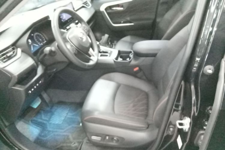 丰田 RAV4荣放 2024款 2.0L CVT两驱风尚Plus版局部细节19