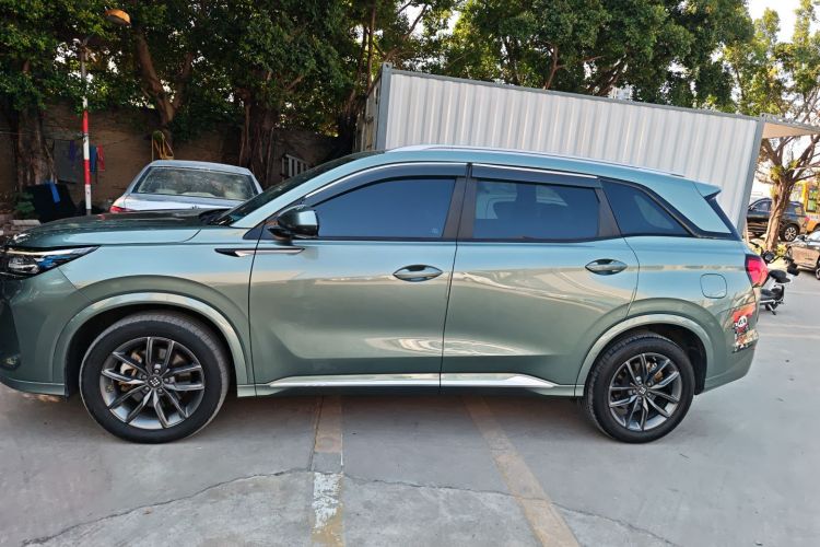 蓝电E5 2023款 1.5L DE-i 100KM畅享型 7座车身外观4