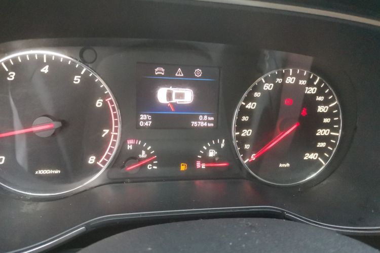 一汽 森雅R9 2018款 1.2T 手动豪华智尚型中控内饰15