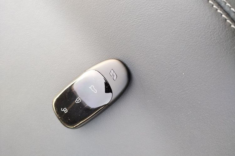 理想汽车 理想ONE 2020款 增程6座版中控内饰7001