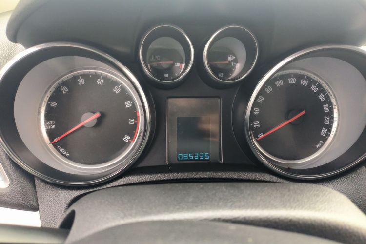 别克 昂科拉 2015款 1.4T 手动两驱都市进取型中控内饰14