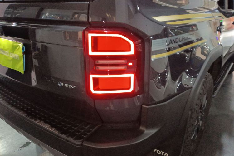 丰田 普拉多 2024款 2.4T 悍野WX版 6座车身外观6006