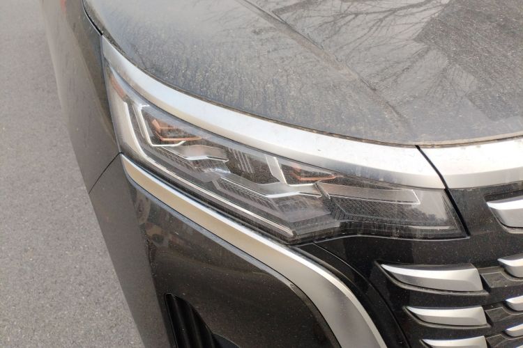 腾势D9 2022款 DM-i 1040 尊贵型车身外观8