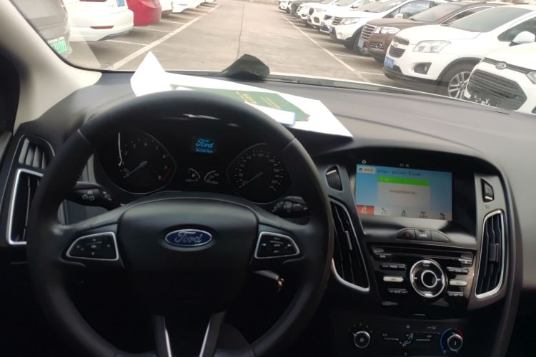 福特 福克斯 2018款 两厢经典 1.6L 自动风尚型智行版中控内饰12