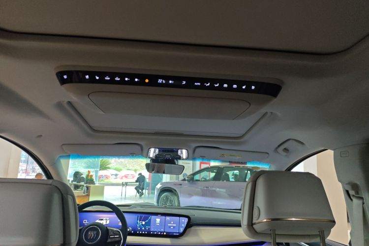 别克GL8新能源 2024款  陆尊 奢享版 7座中控内饰22