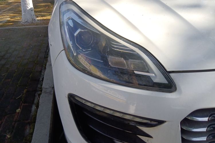 众泰SR9 2017款 2.0T 自动极致之心版车身外观8