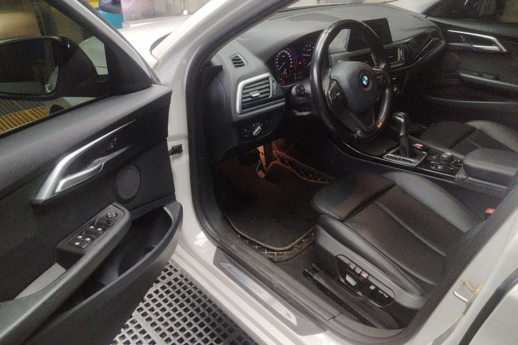 宝马1系 2017款 118i 运动型中控内饰7003