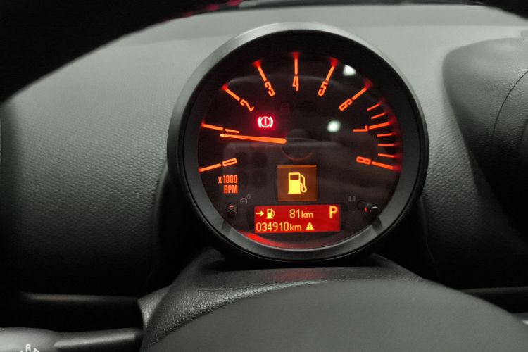 MINI Countryman 2014款 1.6T COOPER ALL4 Fun中控内饰14