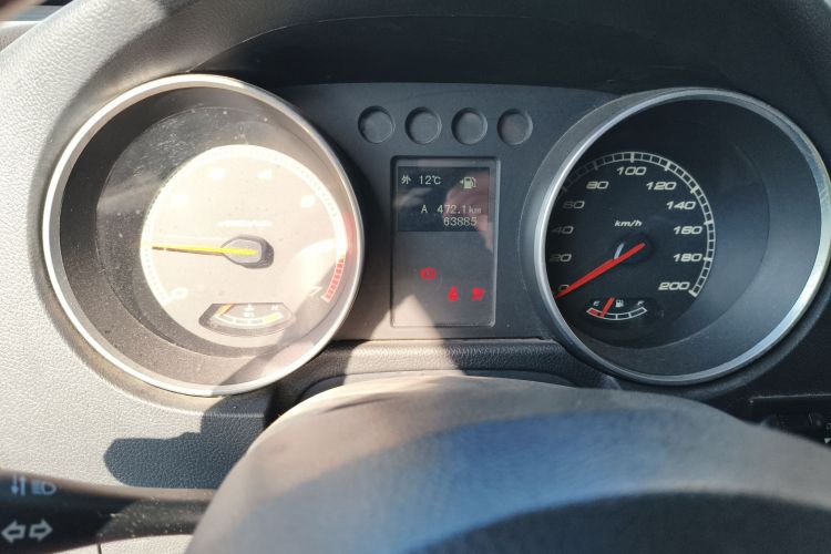 北京越野 北京BJ40 2016款 2.0T 手动两驱尊贵版局部细节14