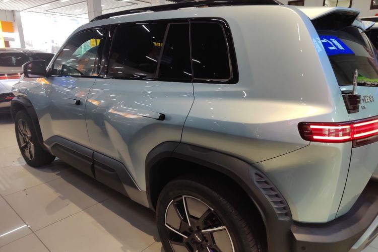 方程豹 钛3 2025款 501KM 四驱智驾Ultra版车身外观4