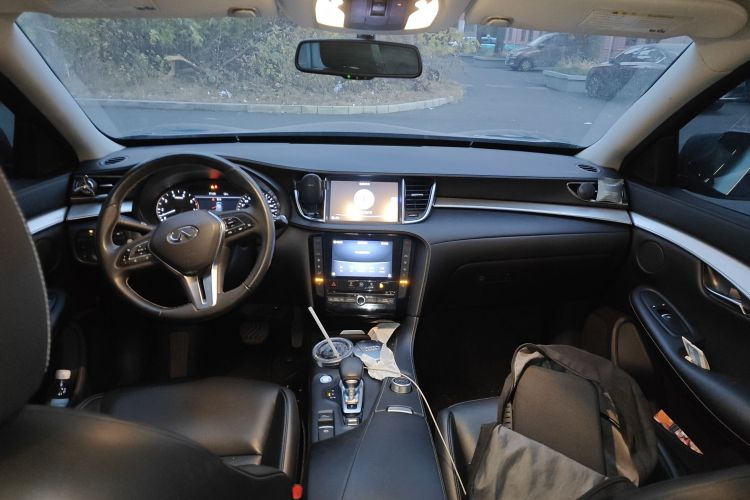 英菲尼迪QX50 2018款 2.0T 两驱时尚版中控内饰7002